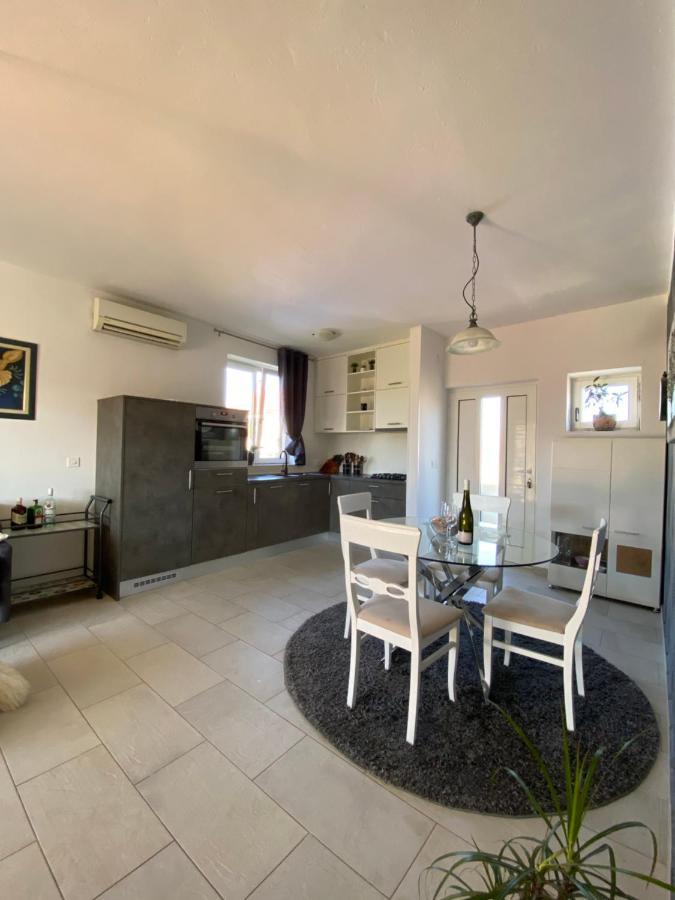 Beautiful Island House Ugljan Apartamento Exterior foto